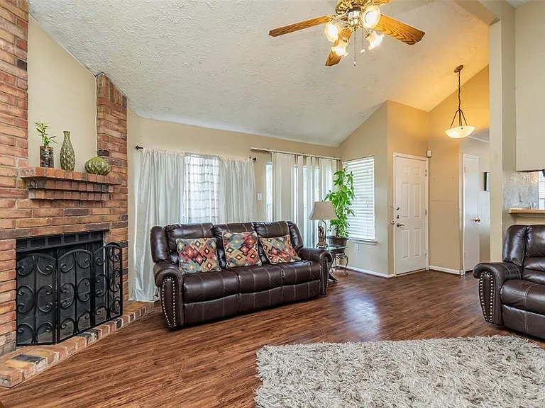 12210 Westwold Dr — Photo 6