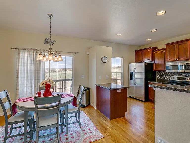 1033 Burning Bush Point — Photo 2
