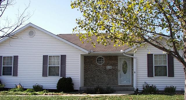 1st image of 728 SW Ginger Hill Dr