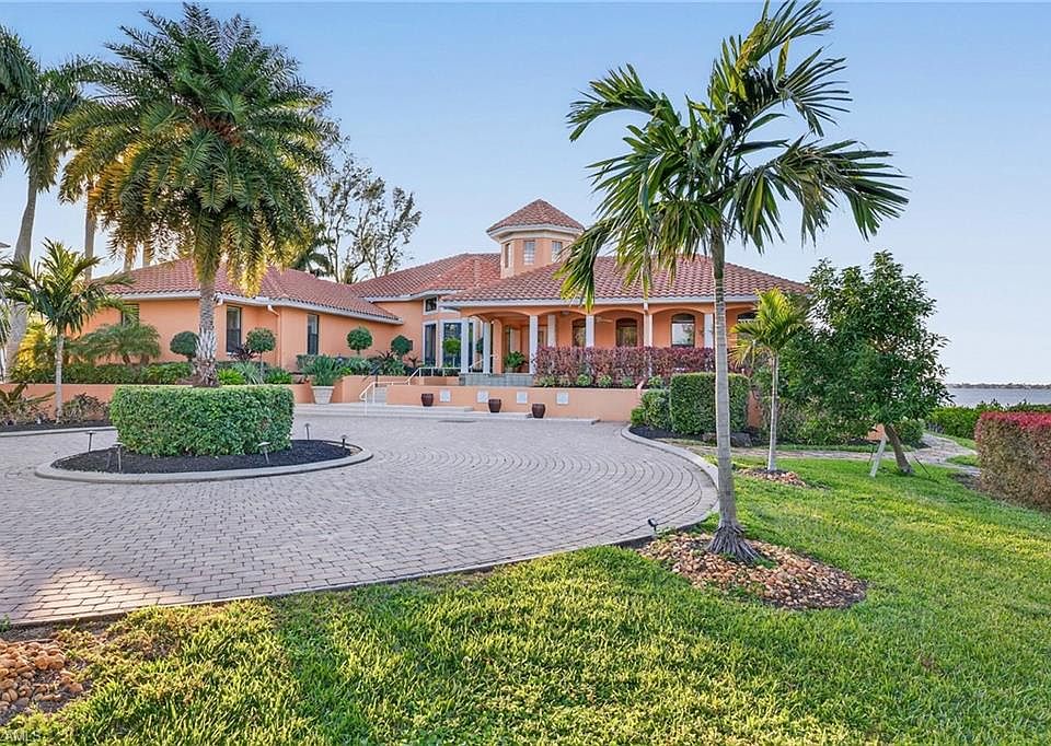 1st image of 2600 McGregor BLVD