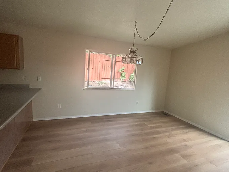 5496 Breeze Ct — Photo 4
