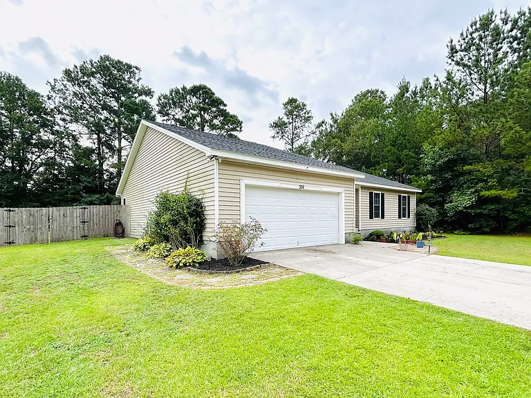 106 Camellia Creek Dr — Photo 2