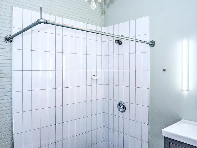 2413 Marconi St — Photo 18