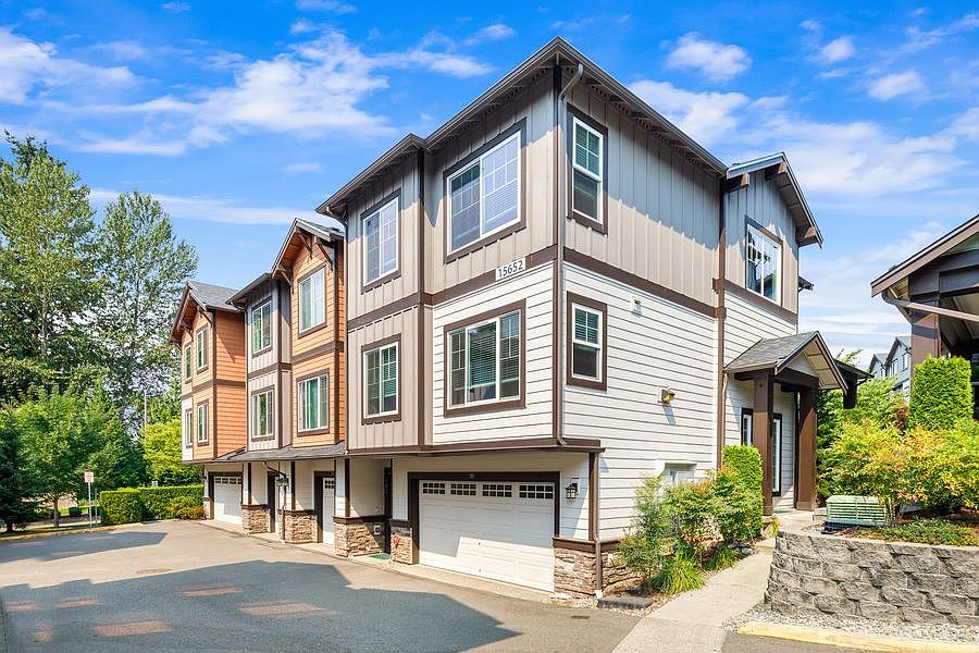 1st image of 15652 NE 103rd Ct APT 101