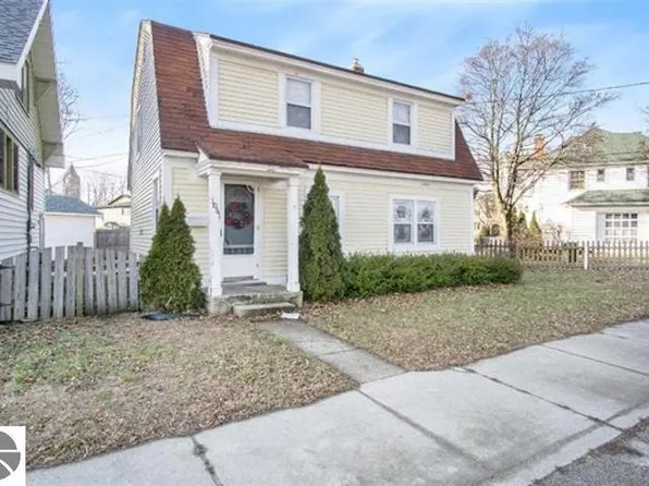 1061 2nd St, Muskegon, MI 49440