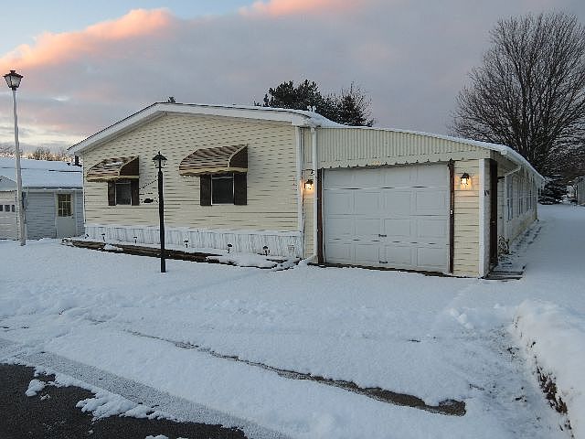 1st image of 211 Quarry Hill Est #211