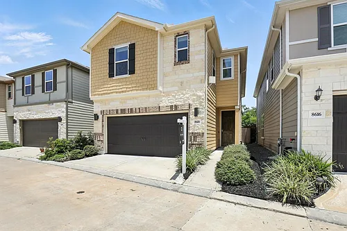 8618 Cedar Plains Ln Photo 1