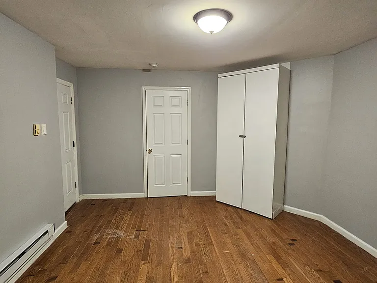 961 Grove St #2R — Photo 16