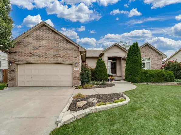 2622 N Fieldstone St, Andover, KS 67002