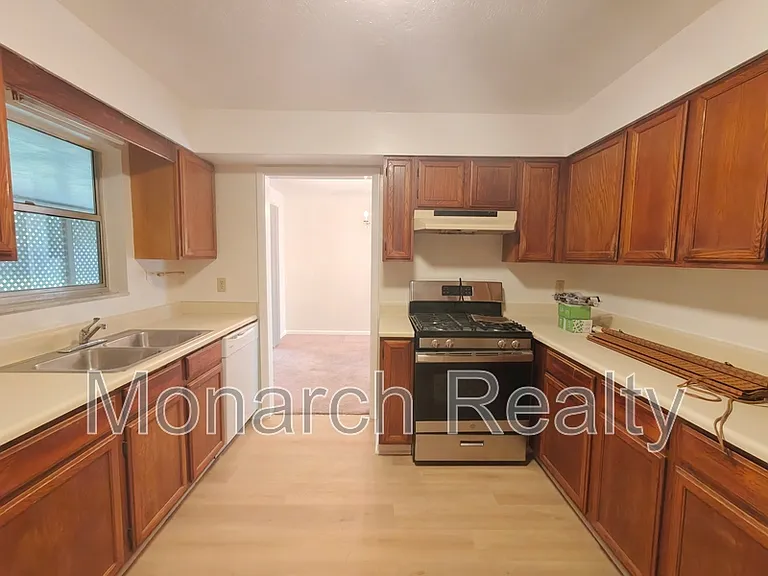 6133 NW 33rd St — Photo 12