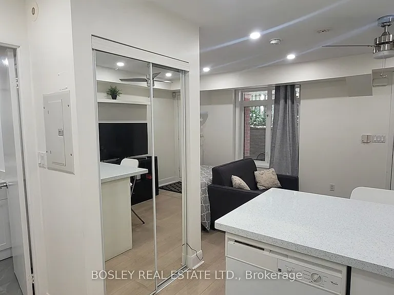 415 Jarvis St #155 — Photo 8