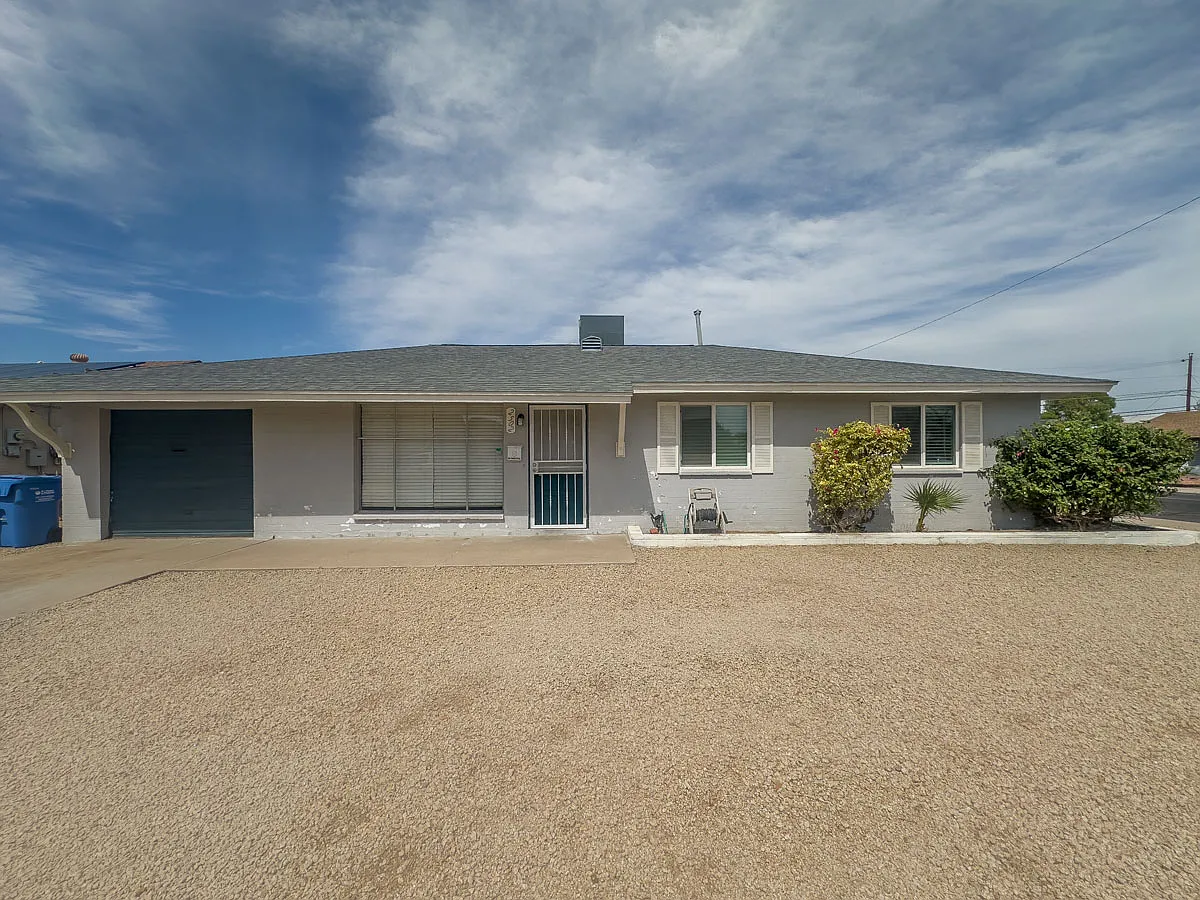 Updated 3 Bed, 2 Bath home in Phoenix — Photo 1