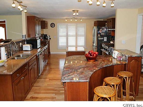 4th image of 7291 Dabney Ln