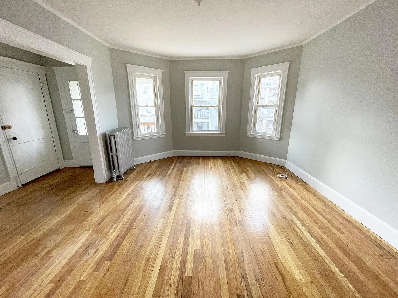 1 bed, 1000 sqft, $2,450 — Photo 3