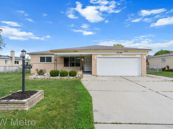 1243 Ashley Dr, Troy, MI 48085