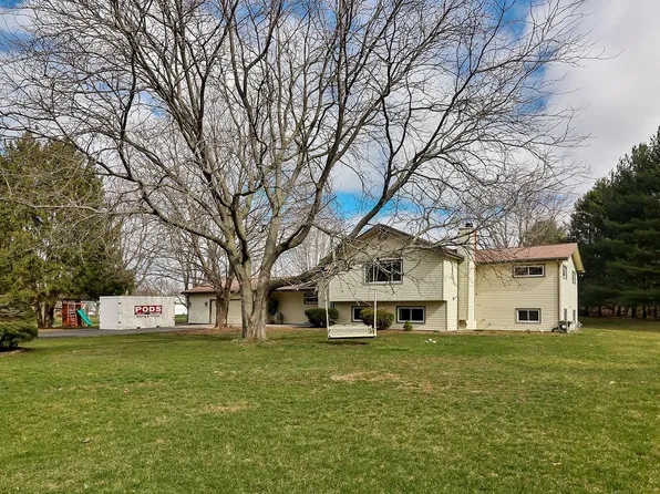 6855 Happy Acres Rd, Rockford, IL 61101