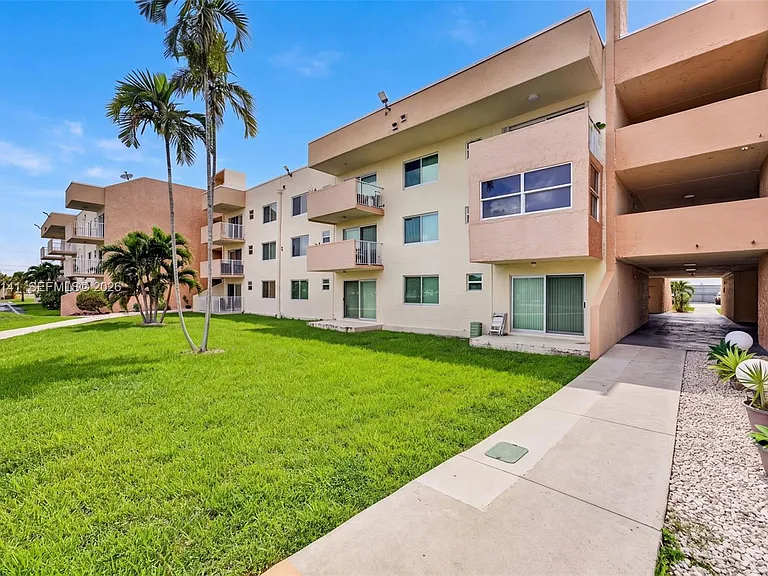 10300 Coral Way #C25 — Photo 27