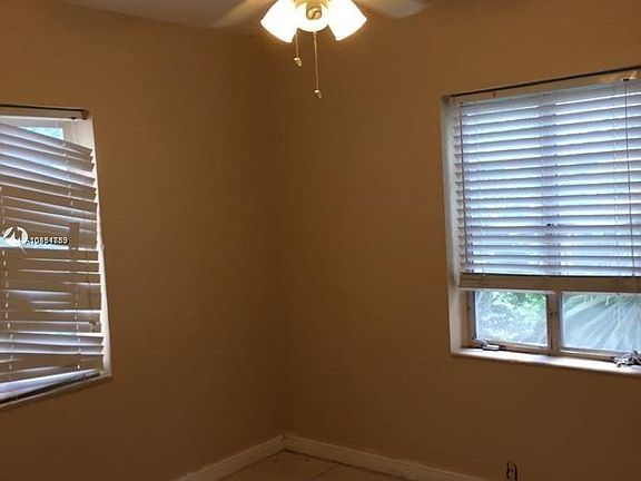 3rd image of 2455 Fillmore St Unit 1