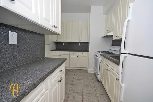 Rented by New York Dwellings LLC | media 4