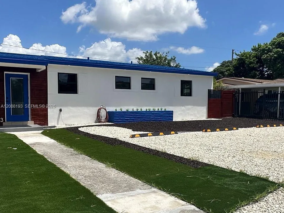 2115 NW 185th St