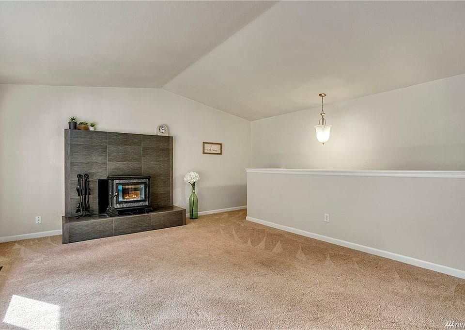 1st image of 3304 95th Dr SE