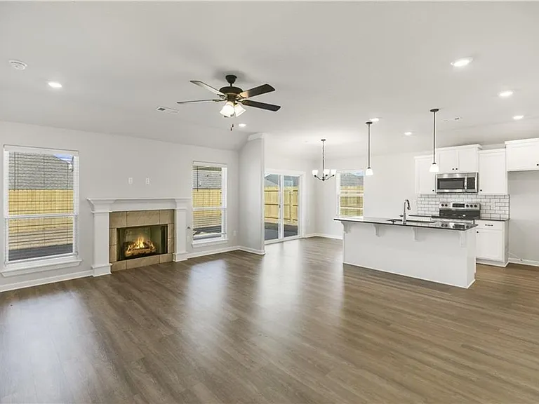 460 Willow Dr — Photo 5