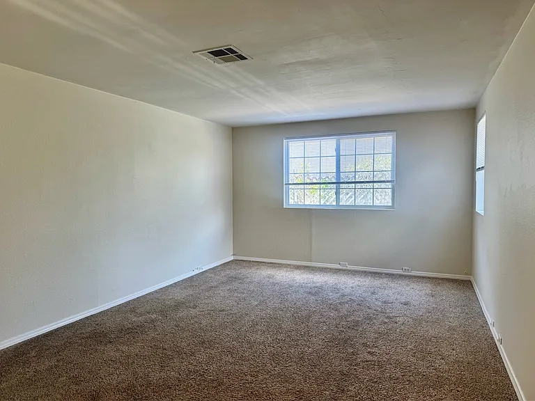 12727 Neddick Ave — Photo 6