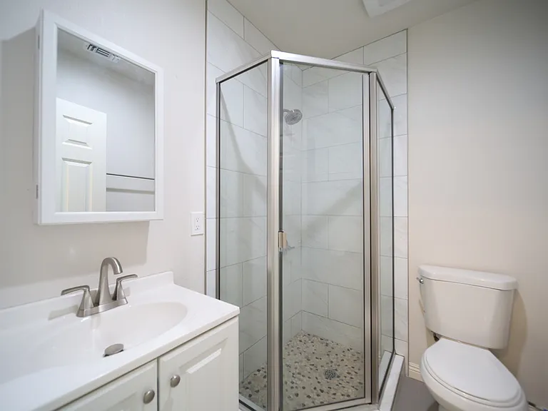 120 E Shady Grove Dr — Photo 3