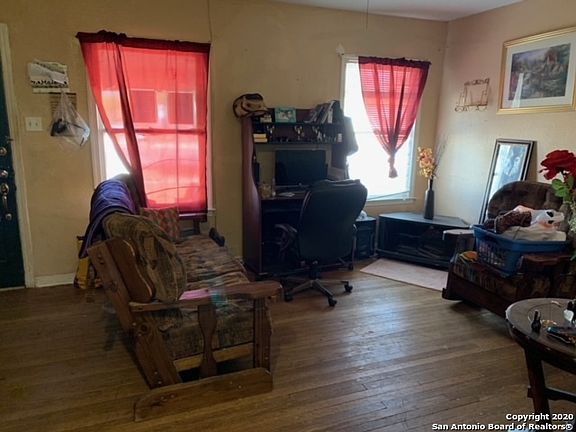 5th image of 2424 Cincinnati Ave