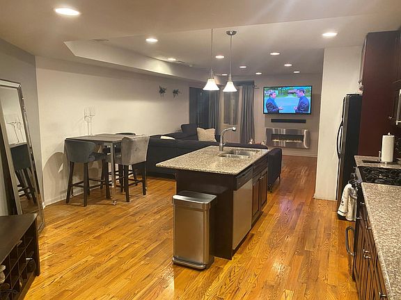3rd image of 3500 S Archer Ave Unit 5