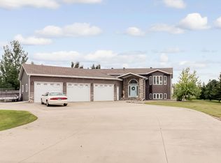 609 Sugar Dr, Argusville, ND 58005