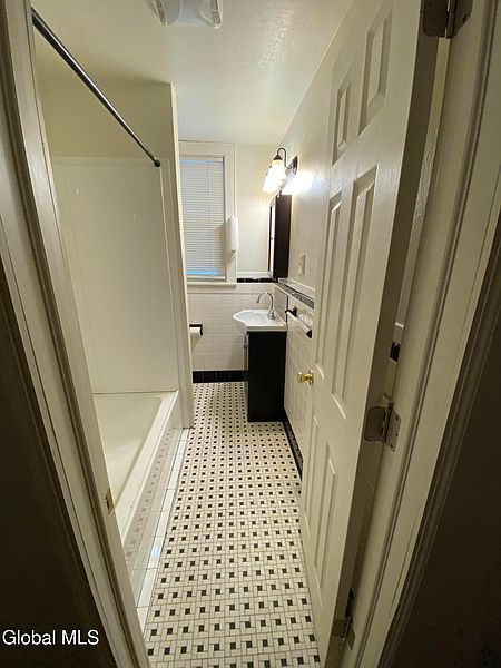 5th image of 116 Porter Street