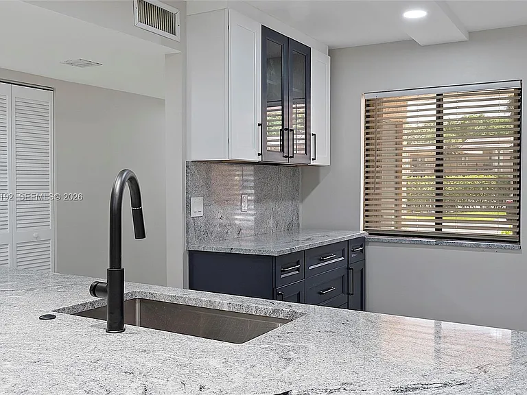 193 Lakeview Dr #103 — Photo 13