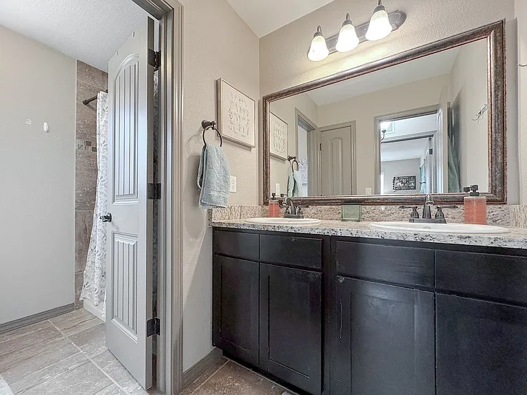 14816 Hunters Grove Ave — Photo 25
