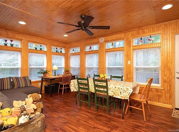 3rd image of 2878 Summer Creek Ct