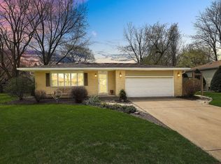 30W245 Argyll Ln, Naperville, IL 60563