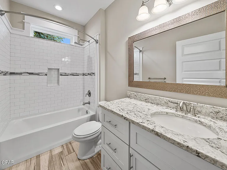 305 Evergreen St — Photo 12