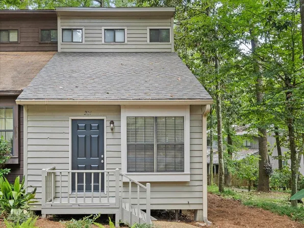 201 Parkbrook Cir, Tallahassee, FL 32301