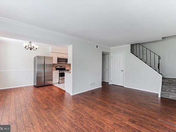3rd image of 5200 Hilltop Dr APT L16
