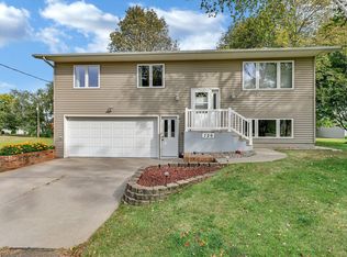 720 4th St W, Holdingford, MN 56340