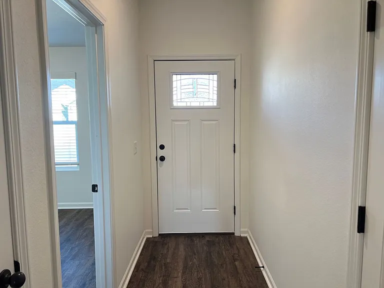 402 Alex Jordan Dr — Photo 2