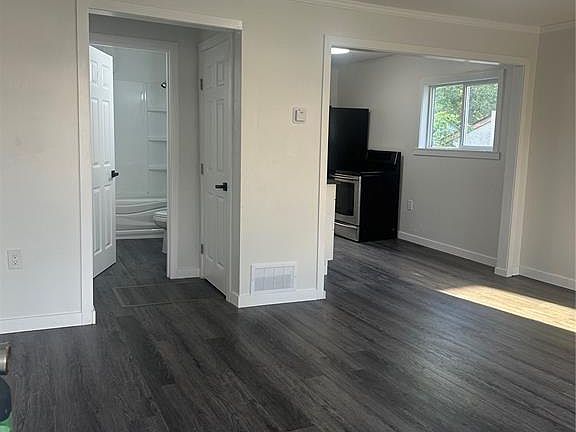 5th image of 1841 YORK STREET