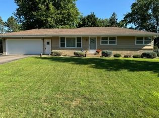 85 Martin Way, Vadnais Heights, MN 55127