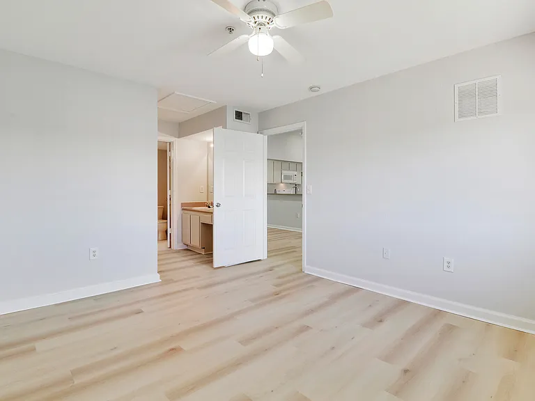 121 SW Palm Dr #306 — Photo 22