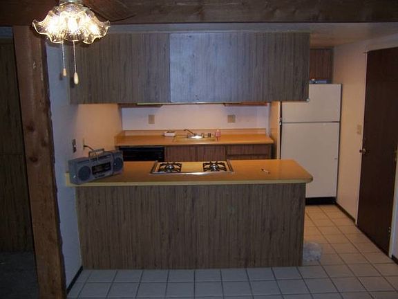 Dining to Kitchen