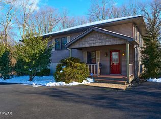 109 Atlantic Ave, Hawley, PA 18428