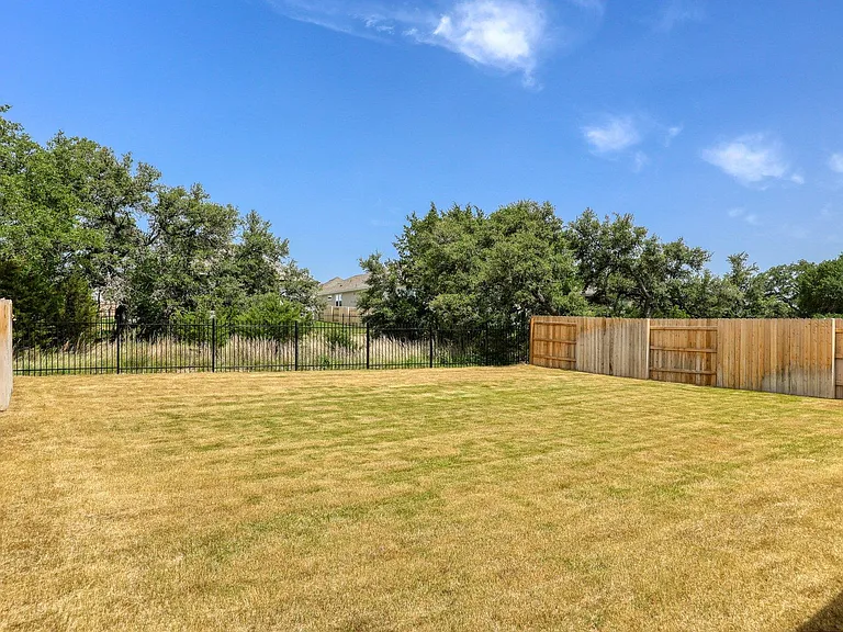 182 Yarbrough Dr — Photo 24