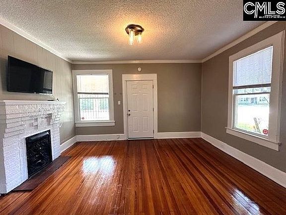 3rd image of 2331 Santee Ave