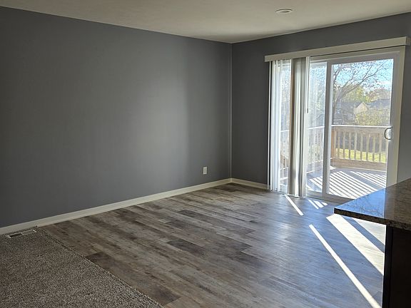 3rd image of 10601 N 139th St