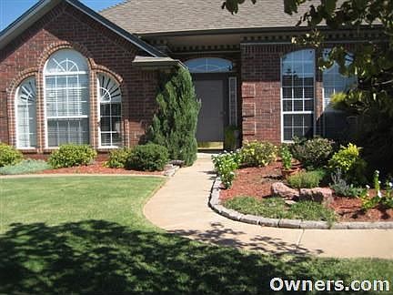 Beautiful Landscaping and Professional Curbing edging flowerbeds